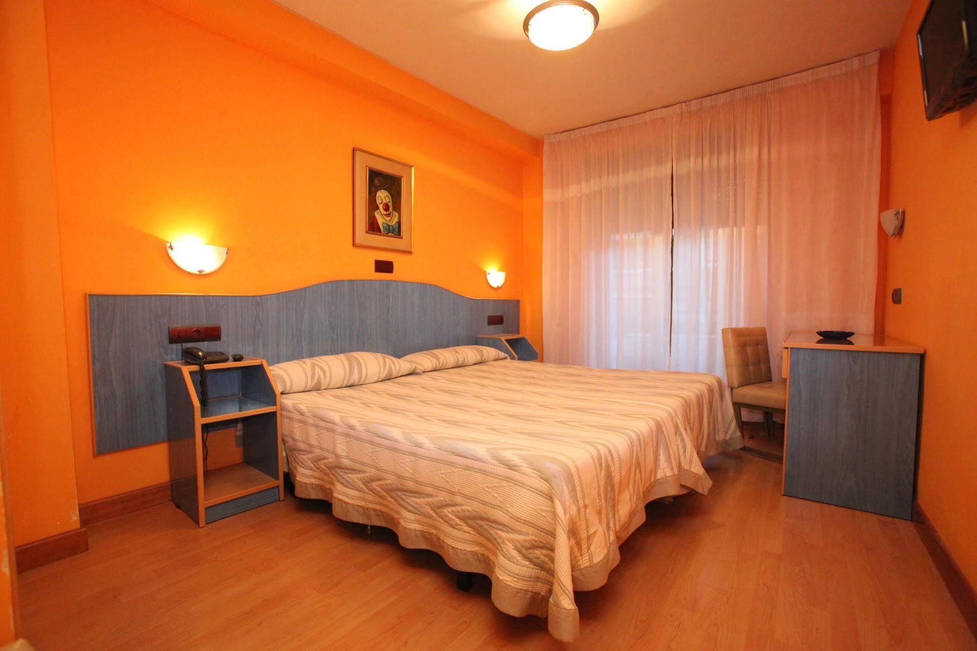 Hostal Don Suero Leon Exterior photo